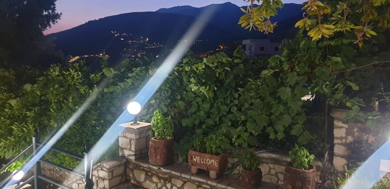 Apart-Hotel Llazari Himara Kültér fotó