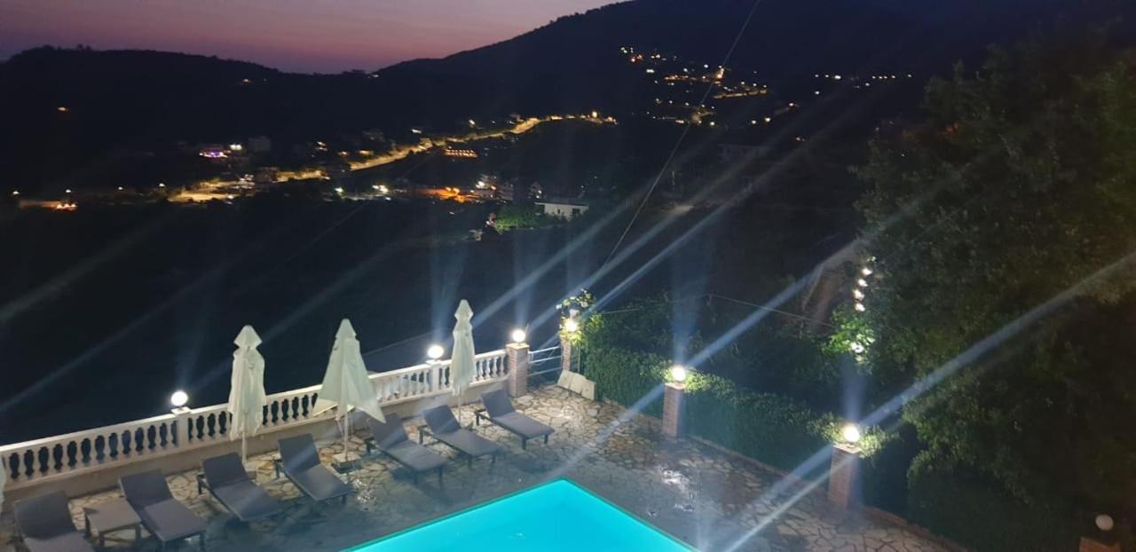Apart-Hotel Llazari Himara Kültér fotó