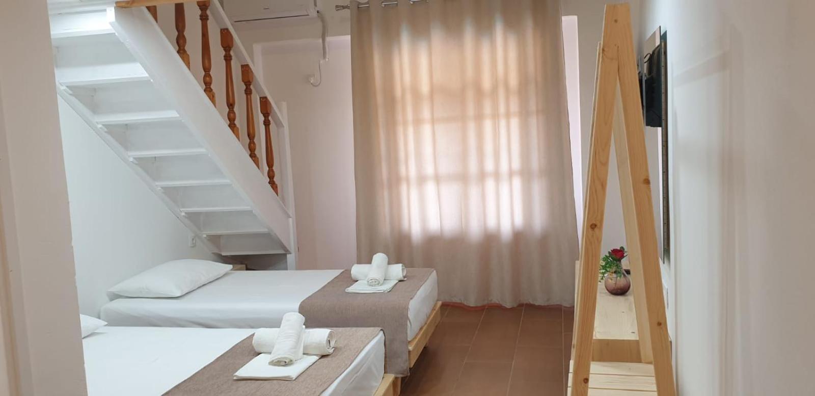 Apart-Hotel Llazari Himara Szoba fotó