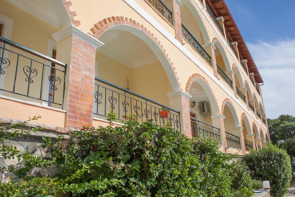 Apart-Hotel Llazari Himara Kültér fotó